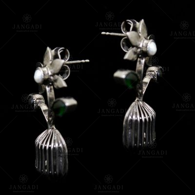 OXIDIZED SILVER GREEN CORUNDUM WITH PEARL BEADS EARRINGS