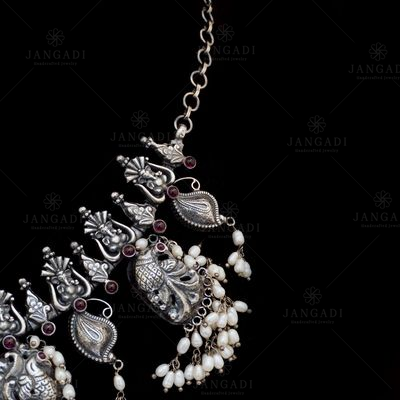 OXIDIZED SILVER ONYX AND PEARL BEADS NECKLACE