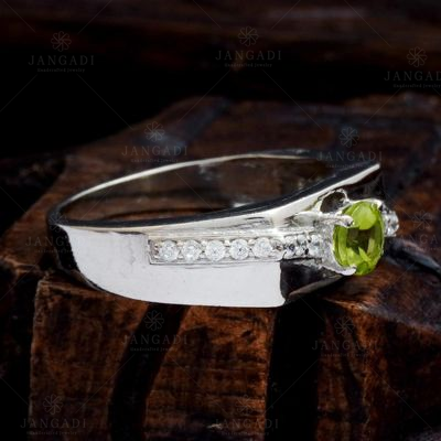 STERLING SILVER PERIDOT AND CZ RING