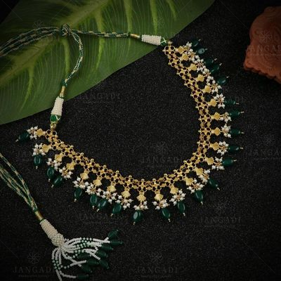 GOLD PLATED PEARL AND GREEN HYDRO NECKLACE