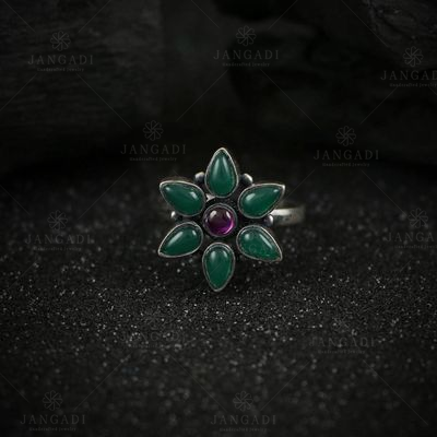 OXIDIZED SILVER RING WITH RED AND GREEN HYDRO STONES