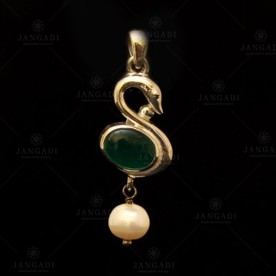 STERLING SILVER GREEN CORUNDUM AND PEARL BEADS PENDANT